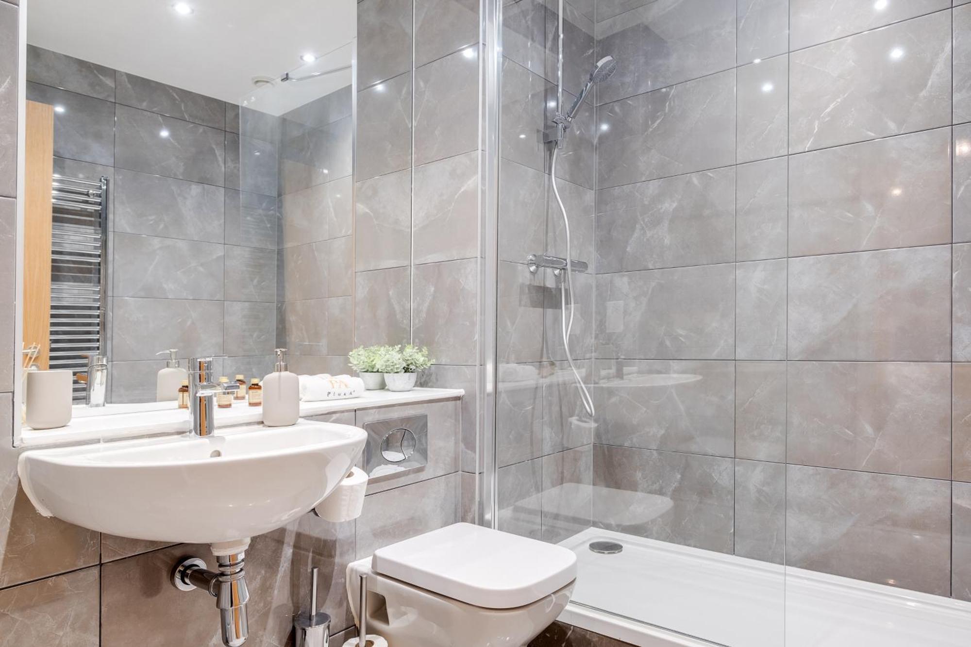 Pluxa Creme Opulence 5 Star Beautiful High End Apartment In Birmingham City Centre ภายนอก รูปภาพ