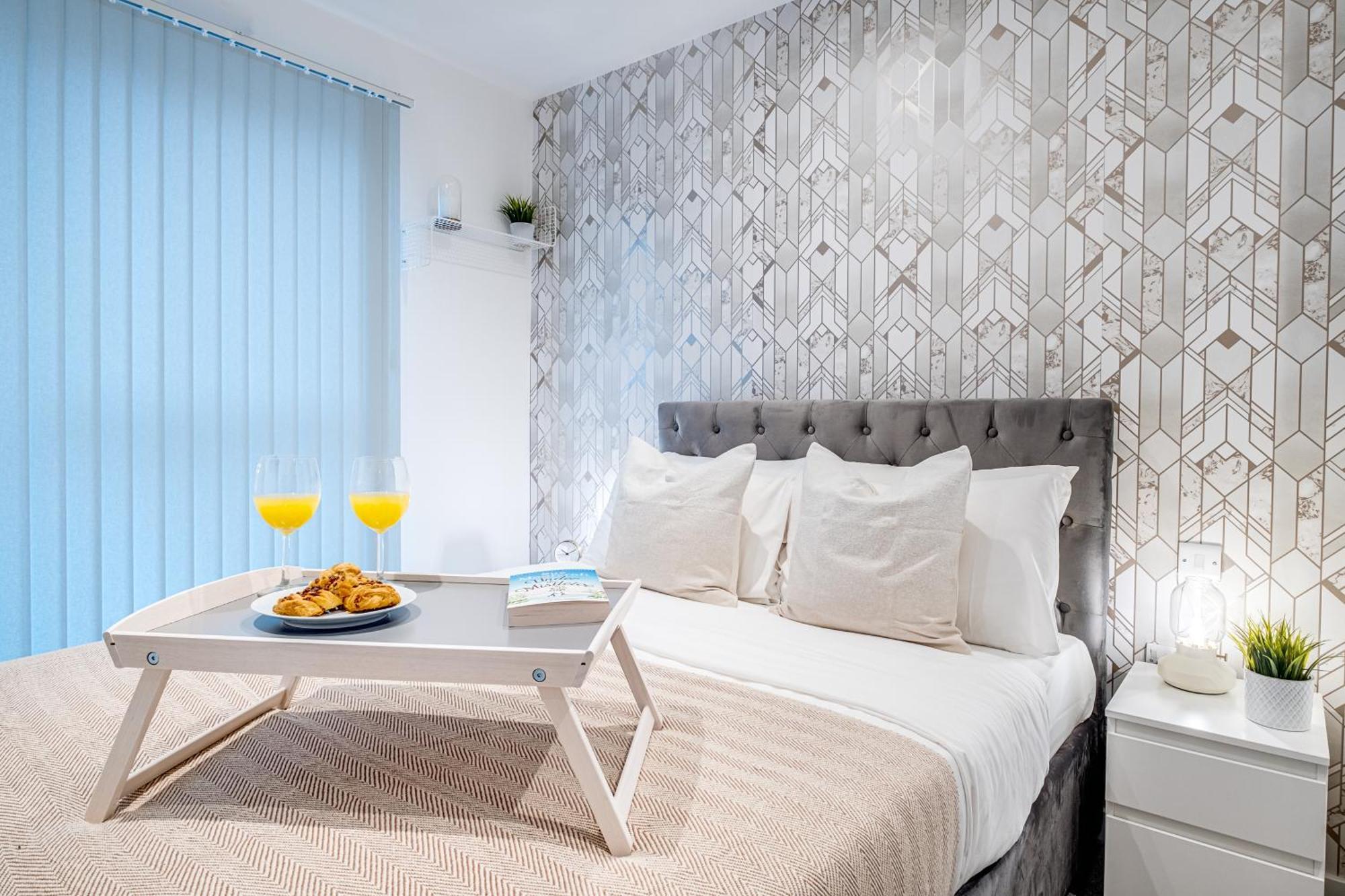 Pluxa Creme Opulence 5 Star Beautiful High End Apartment In Birmingham City Centre ภายนอก รูปภาพ