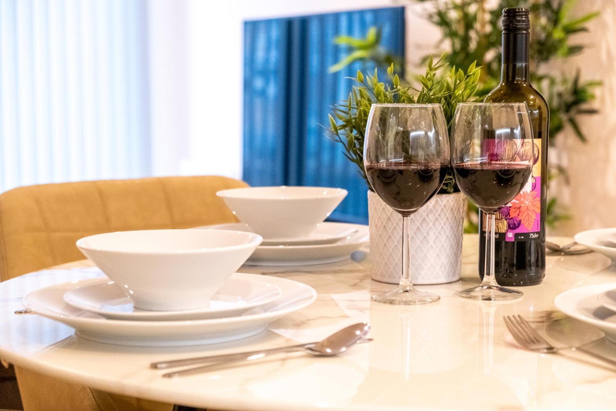Pluxa Creme Opulence 5 Star Beautiful High End Apartment In Birmingham City Centre ภายนอก รูปภาพ