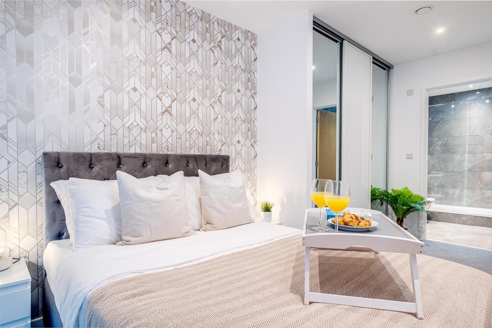 Pluxa Creme Opulence 5 Star Beautiful High End Apartment In Birmingham City Centre ภายนอก รูปภาพ
